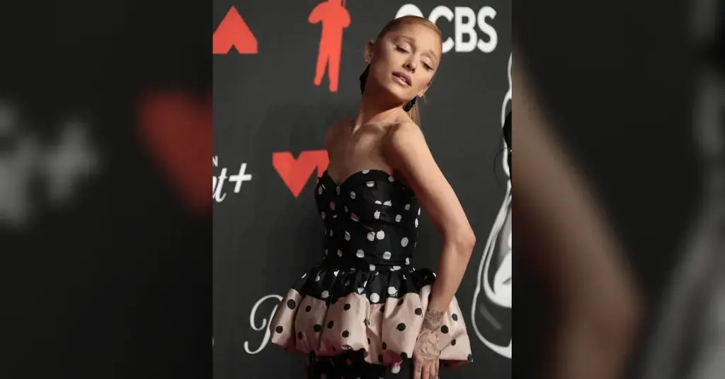 ariana grande urging fans stop dangerous body shaming comments