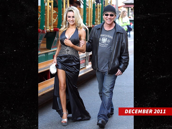 b289ec63f5a644dfb329004662e1fe88_md 0328-courtney-stodden-doug-hutchison-GETTY-01