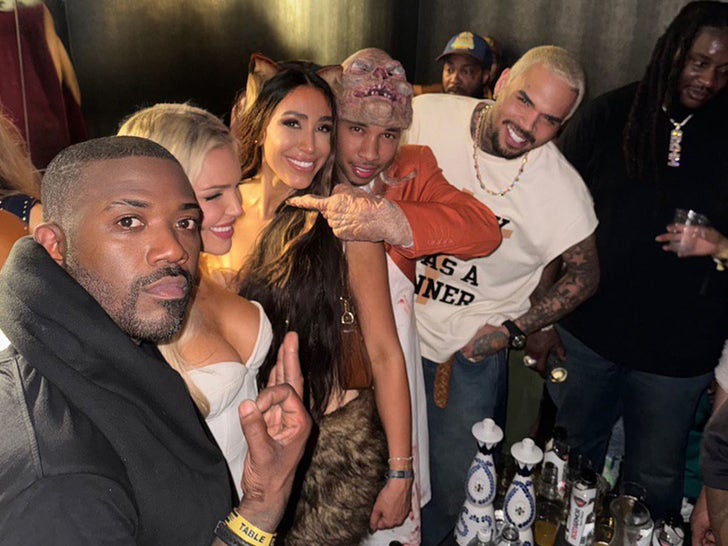 b39b52d3e4a44d8b884a9a46f3bac96a_md 1029-UNRULY-AGENCY-halloween-party-photos-primary-3