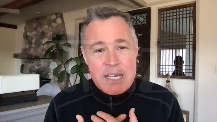 b3c97105e34442b98b9837f70d6554a7_md 011025-jeff-corwin-looking-for-pets-kal