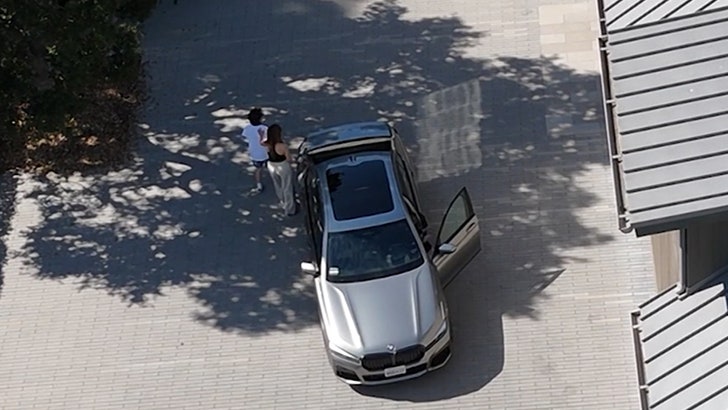 b46e7b8c9766475e85e457fe64ca9cc6_md 080524_jennifer_lopez_house-kal