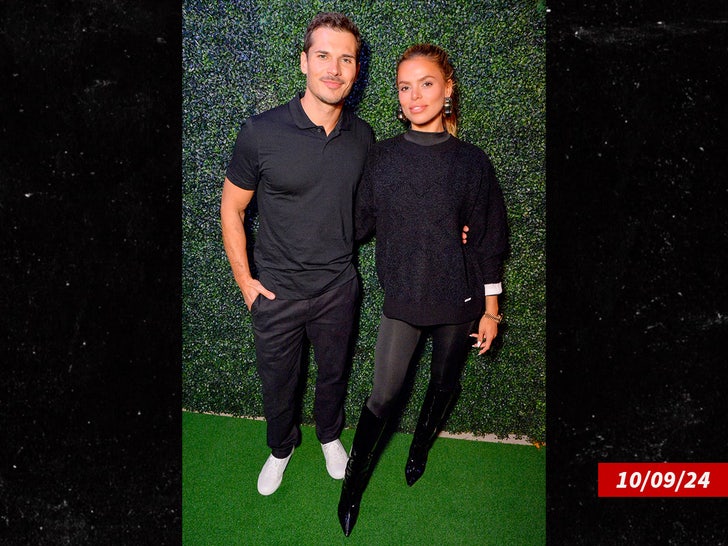 b627d9773e0946e49f13ac2b0b9167c2_md Gleb Savchenko and Brooks Nader