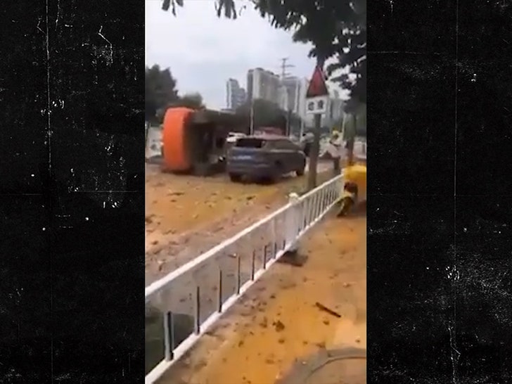 b6a85dea80e84a18b73a8d565f0c9fa6_md 092724-sewer-explosion-street-v1