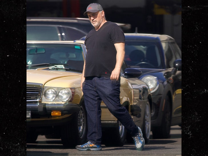 ba81302e720c494ebce9cb823ec44849_md matt leblanc backgrid 2