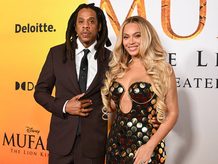 1209 Tina Knowles, Jay-Z, Beyoncé and Blue Ivy Carter attend the Los Angeles premiere of Disney's