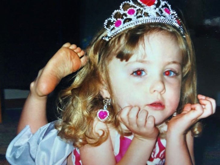 bbe03960f6ab4ea6b925a2bf0d598670_md 1022-Halloween-Cute-Kids-Sub2