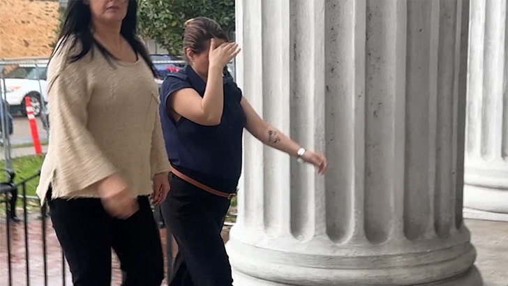 bcf324db089f4213a58f6a63c2b4aab5_md 120924-gypsy-rose-kal