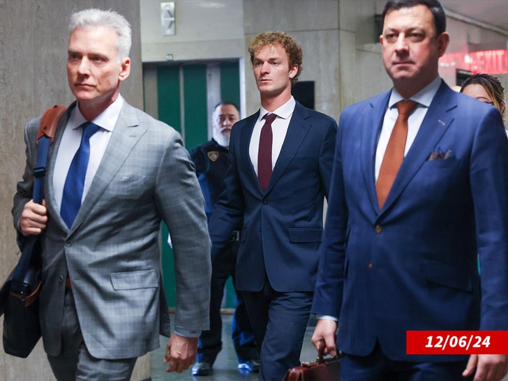 bd37c86de07c4b5c8408f6095155dc20_md daniel penny getty 2