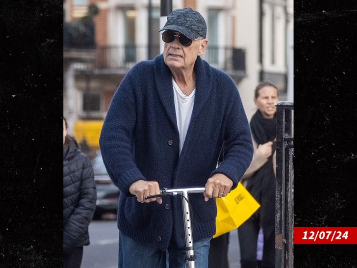 bd59ecaed64f4f899a8ee0ea2edc9b96_md kelsey grammar broken leg cast boot