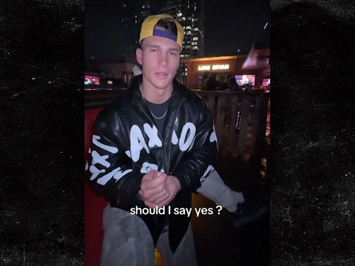 bfd0b9cbf4d84e0e9374c621c88607a7_md 111124-mark-estes-primary-2