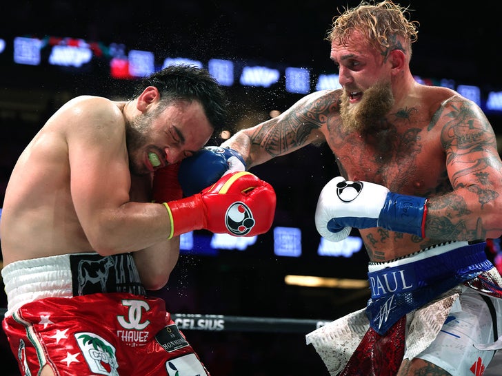 c315aa4b379f402fa6a86e3372b50383_md Jake Paul Fight Photos