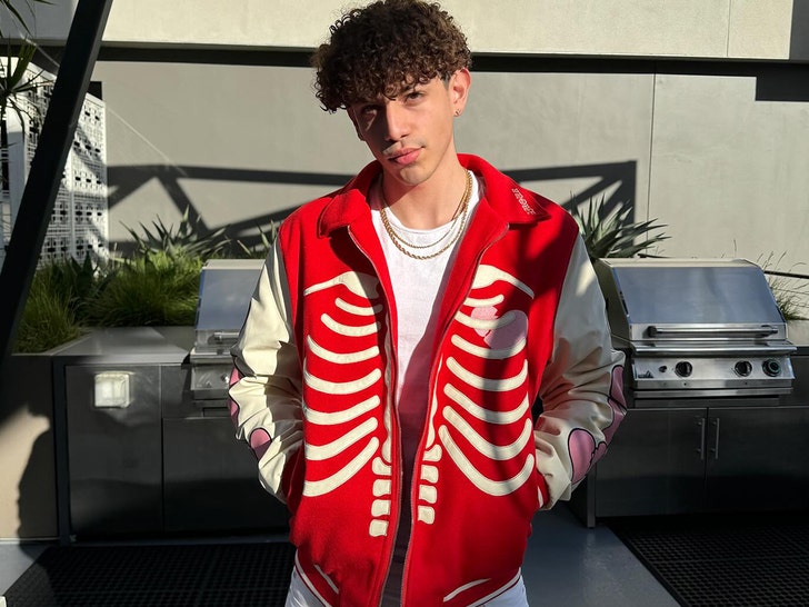 c3932f4336a345a29baeae510dead119_md Julian Barboza