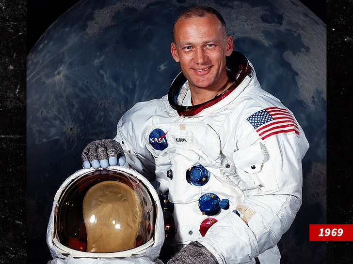 c527b26ffc1c4b89a7ee1c9e14fbe9c6_md buzz aldrin spacesuit