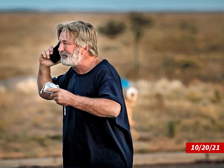 c5fff5d72a694041a2dca474e8d66b22_md-1 alec baldwin rust shooting sub