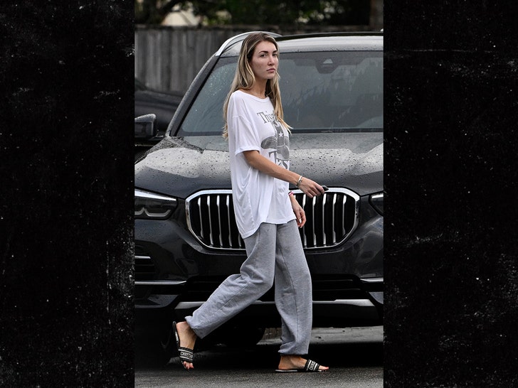 c8d3a5dacd7a42758adf0da8b2a987b1_md liam payne gf kate cassidy seen first time mega 1