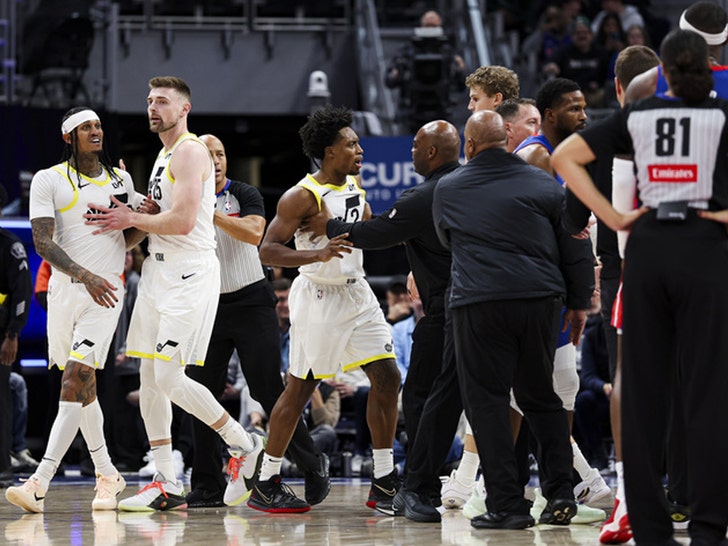 1220 jordan Clarkson vs. Ron Holland getty 2