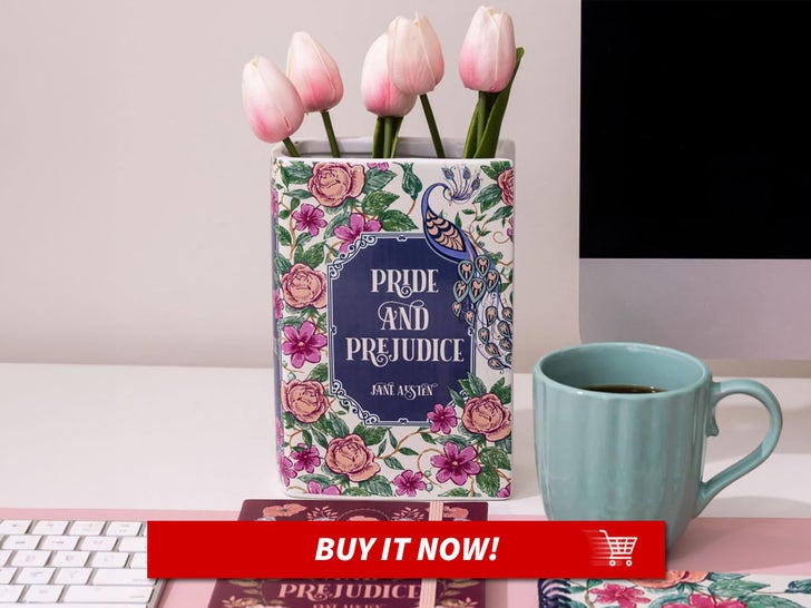 c974ce77c17f47efb28fadf1eb7ab3bb_md Steel-Mill-&-Co-Original-Book-Shaped-Decorative-Vase-MAIN