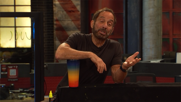 cbc52273f29441bfbe0145a6aba968d5_md 070924_tv_clips_julia_fox_lesbian.01_01_13_03.Still001