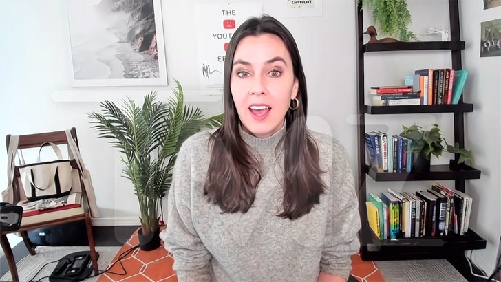 cc82959bfc764a29a1180052e6b89ec2_md 120524_taylor_lorenz_kal