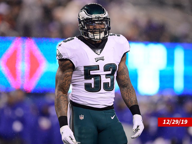 cf1796b8f70c46fcac030daa709f39da_md nigel bradham on the field