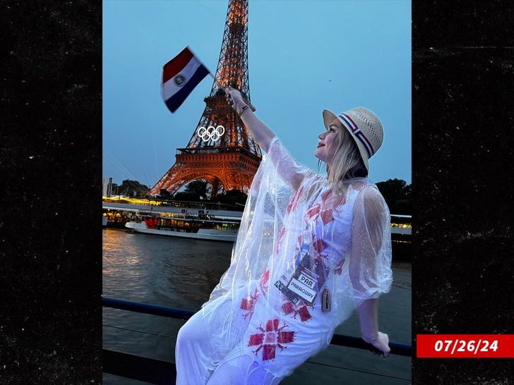 d1bb983383654e40840466e24dff2f39_md Luana Alonso