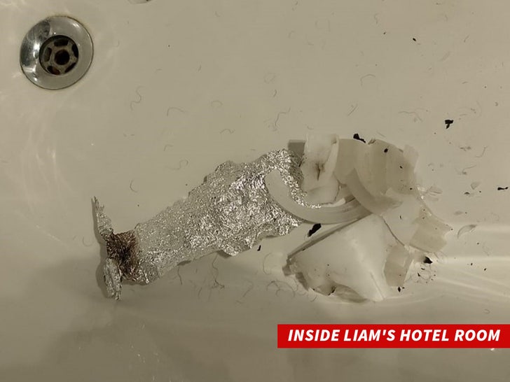 d22150e565c24e1da6ed1e0a16493770_md-4 101824 inside liams hotel room sub