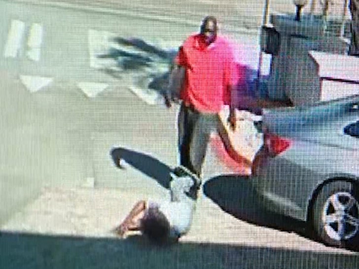 d459a4307e7045ed842aa5042ca3440e_md 100424-uber-driver-punch-falling