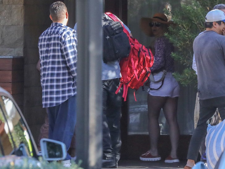 d5b021d43e6b4192a8f15874e6124c25_md 0731-Britney-Spears-With-Paul-Soliz-Together-At-The-Soho-House-In-Malibu-Photos-primary-3