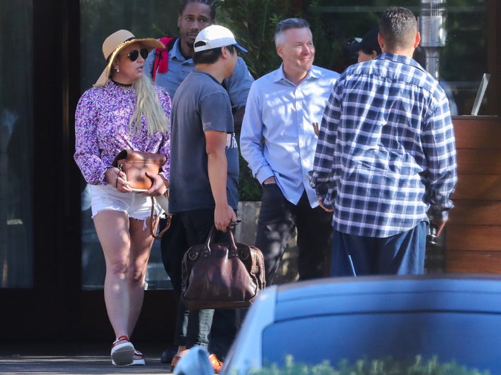 d5b664f2a4d34053a239404b94dfd63a_md 0731-Britney-Spears-With-Paul-Soliz-Together-At-The-Soho-House-In-Malibu-Photos-primary-2