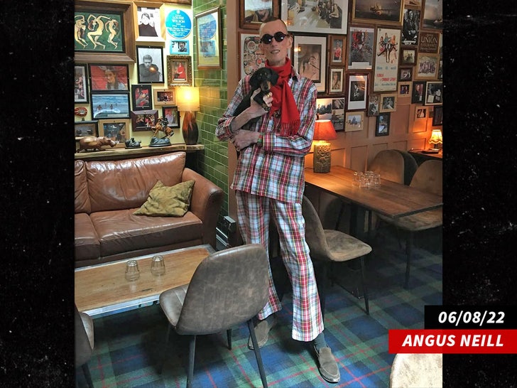 d61594916e7d44b387e84b27d024766b_md angus niell art dealer sub