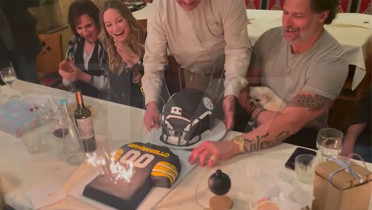 d6a7151c911e4b29af07b1f30843d201_md 123024-joe-manganiello-kal