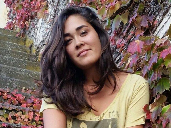 d6b78454b0ef46cf9be099b278664f22_md Hannah Kobayashi