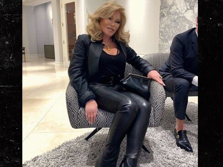 d6fba1b4c3434e4aacdadbef4c30fa45_md Jocelyn Wildenstein