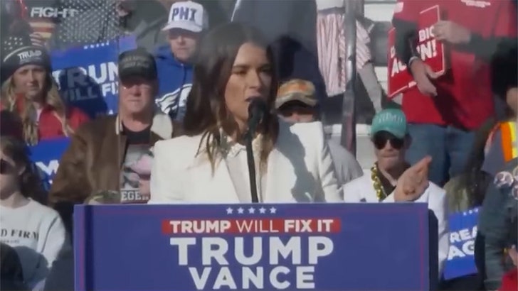 dbbc23cd0a6f4b898915fde7d1488d27_md 110424_danica_patrick_kal