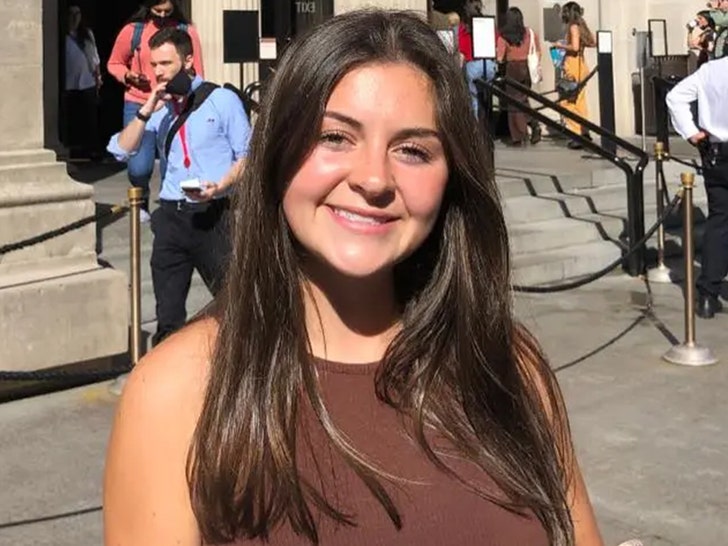 df28813de2ed474c87b75c48e66030c2_md Laken Riley facebook 5