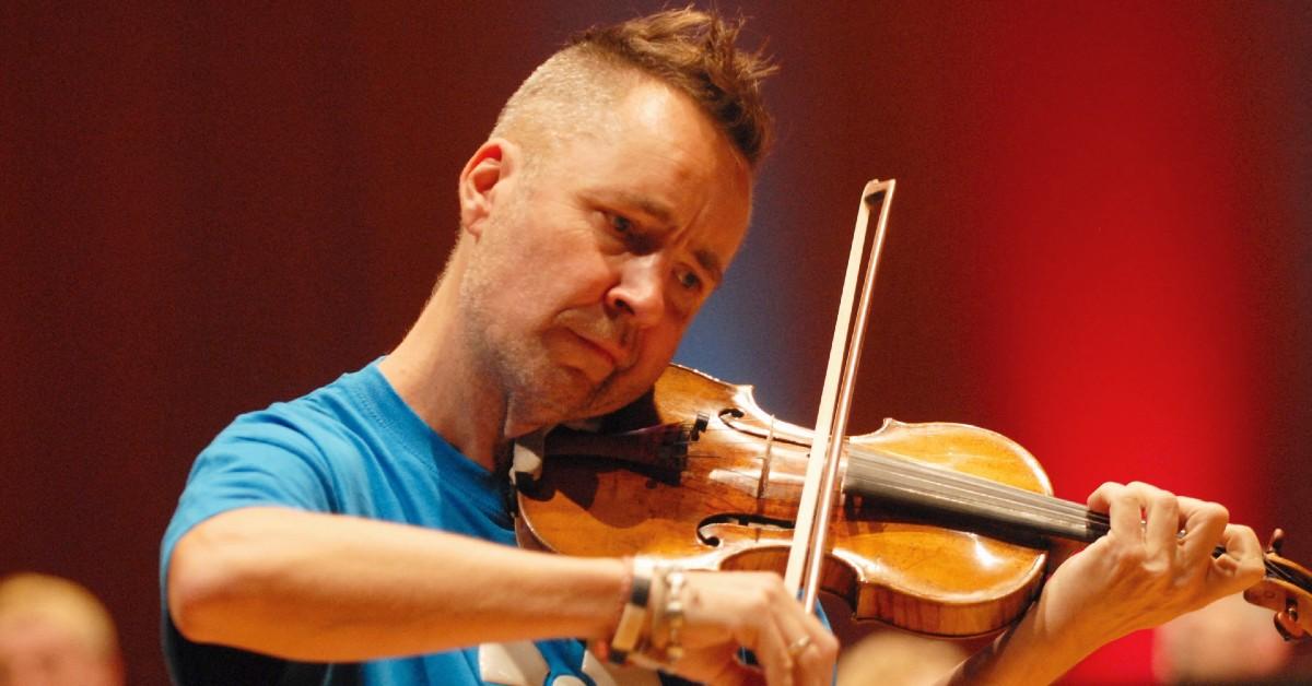 donald-trump-and-his-maga-backers-savaged-by-worlds-greatest-classical-musician-in-very-sweary-on-stage-attack3-1764004987805 Photo of Nigel Kennedy