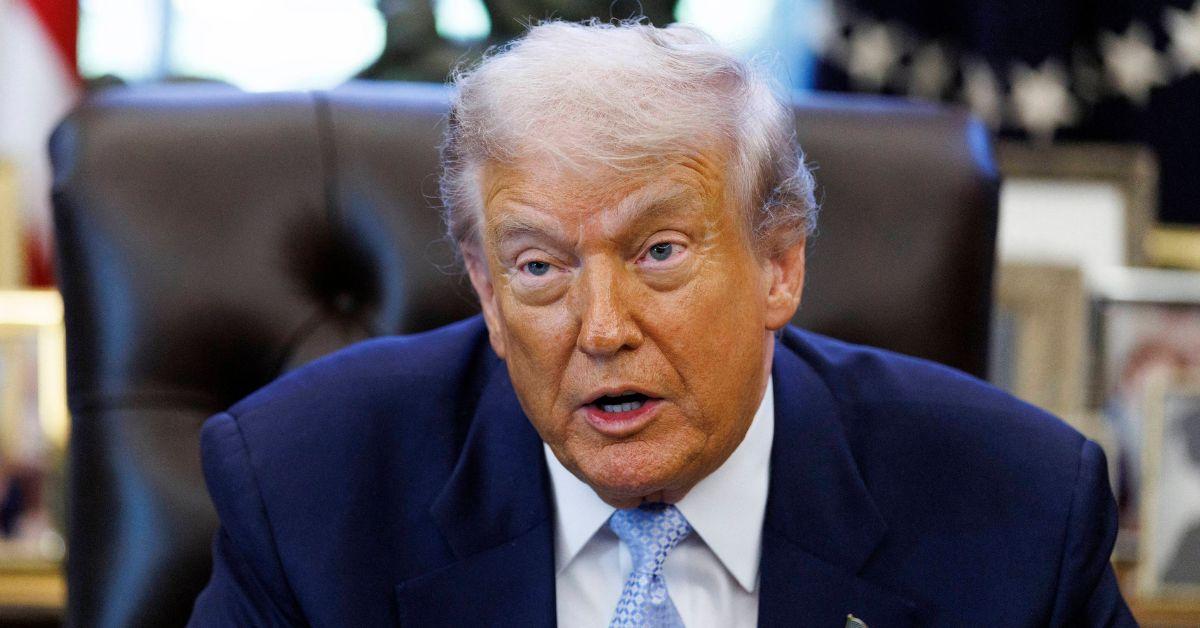 donald-trump-jimmy-kimmel-off-air-demanded-4-1763650606683 Photo of Donald Trump