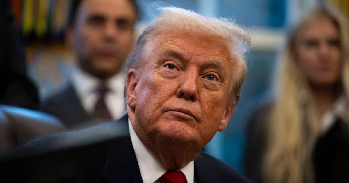 donald-trump-jimmy-kimmel-off-air-demanded-5-1763650724725 Photo of Donald Trump