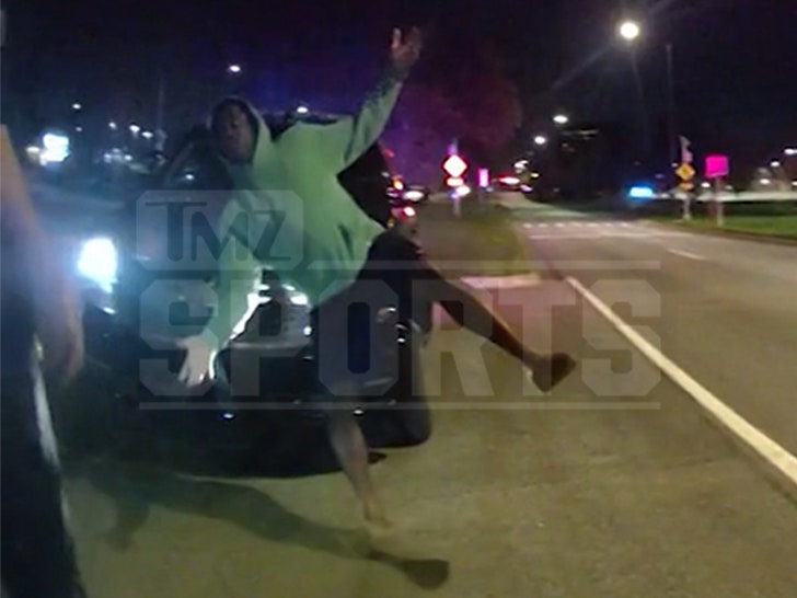 e12950bfec5f4adebf870e2aa800bddb_md 080824_denard_robinson-sg5