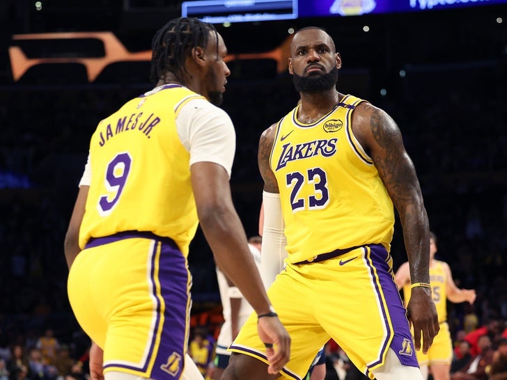 e189705e730f4ce3972bea9e4e81df77_md LeBron & Bronny James Together On The Lakers