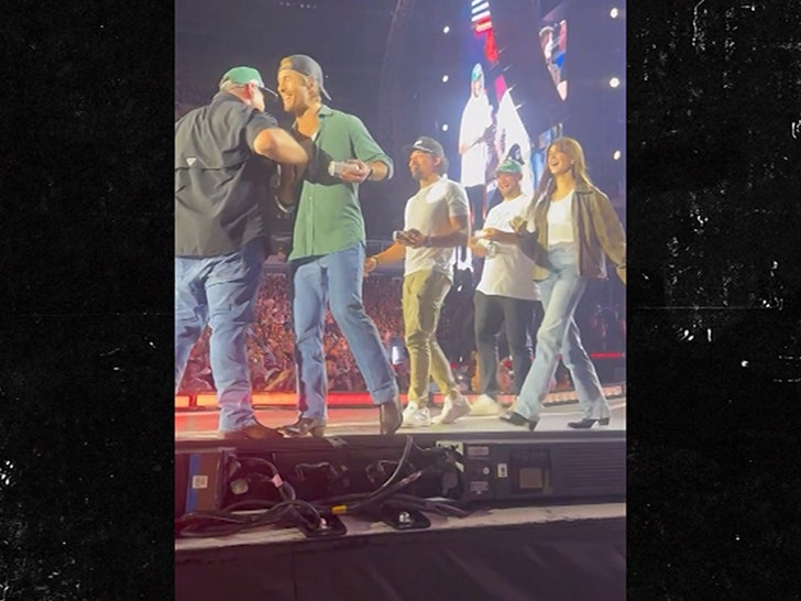 072024_glen_powell-sg3