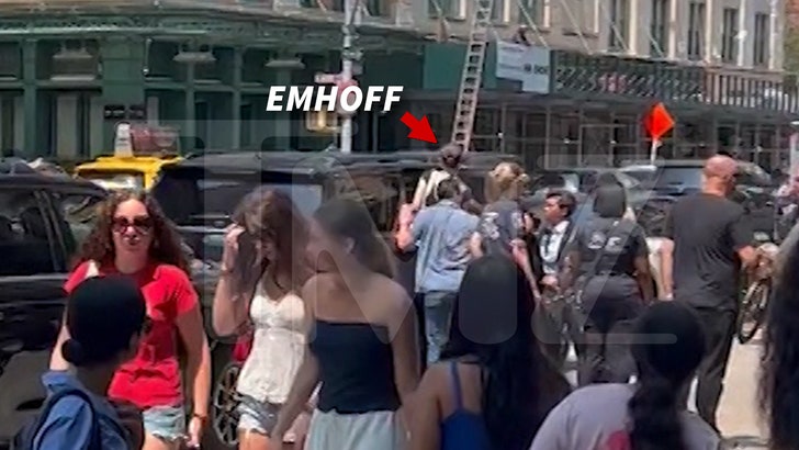 073024_ella_emhoff_kal_v2