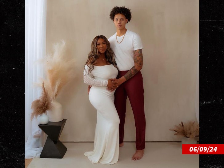 e452d3cd70c64e27a924aaa49d5dcfa5_md cherelle and brittney griner