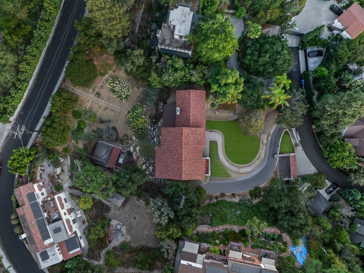 e5ad5812cfc44a55b47d095ab8753d3e_md manson house The Oppenheim Group 1