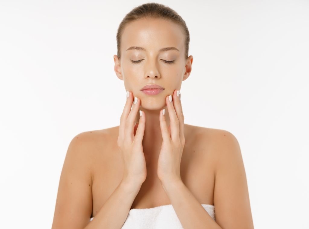 e95f19bd-3e18-4d5a-97de-7e040b8444fe_1743511268 Shop Peter Thomas Roth Water Drench Hyaluronic Cloud Mask Deal