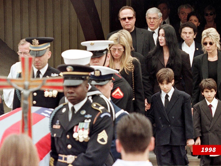 e96ad4355ef0455abf2096e6f541aed2_md cher and sonny bono funeral getty 3
