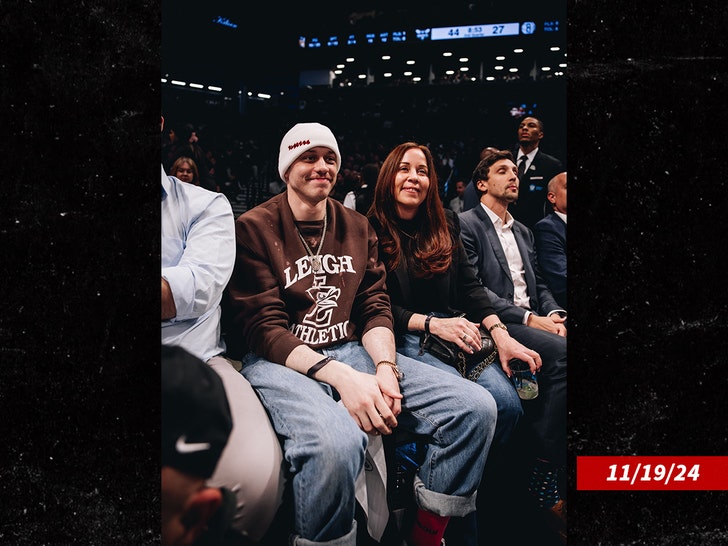 eb5c228a721745b1b9c23511d69d97a5_md-1 pete davidson