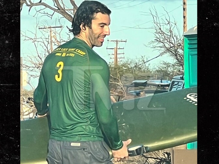 ebfd0de1ef3d4981b898e21016493c6e_md Baldoni surfing in Maui