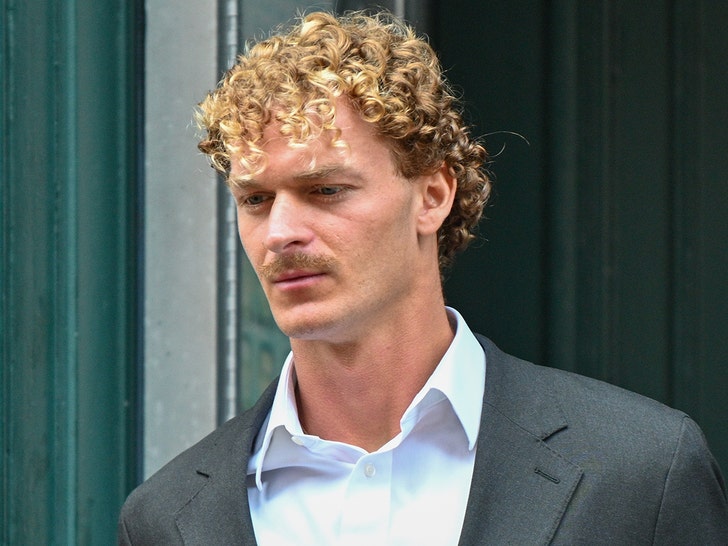 ec1b97c082e34c48b03d06c7736fa6a3_md daniel penny getty 1