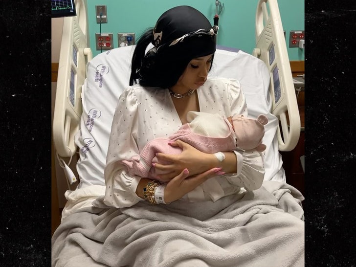 edec79e2abfe416db6953a722f90e3c5_md cardi b give birth sub instagram